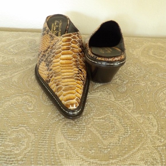 Donald J. Pliner Yellow Snake-Print Pointed Mule with Black Heel - Picture 2 of 5